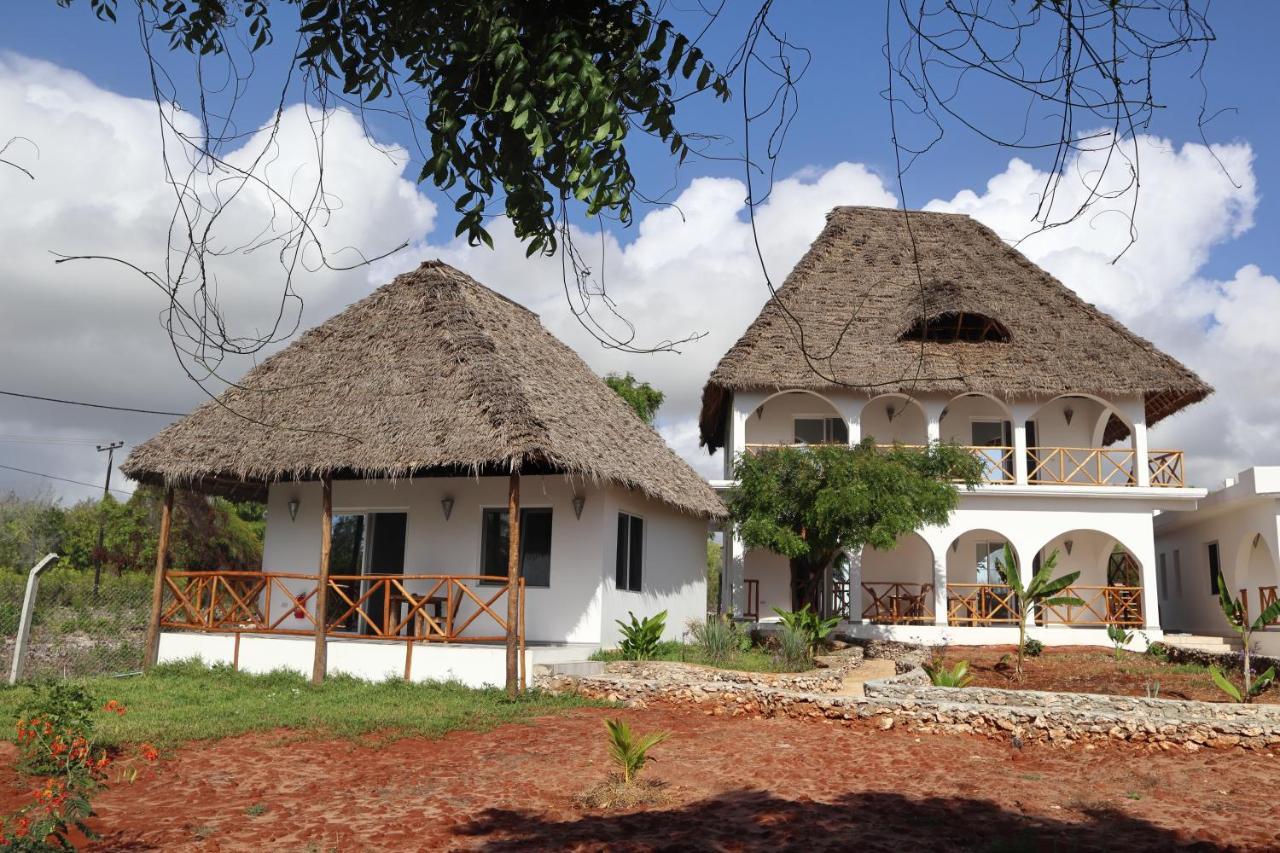 Holiday Time Bungalows Zanzibar マテムウェ エクステリア 写真