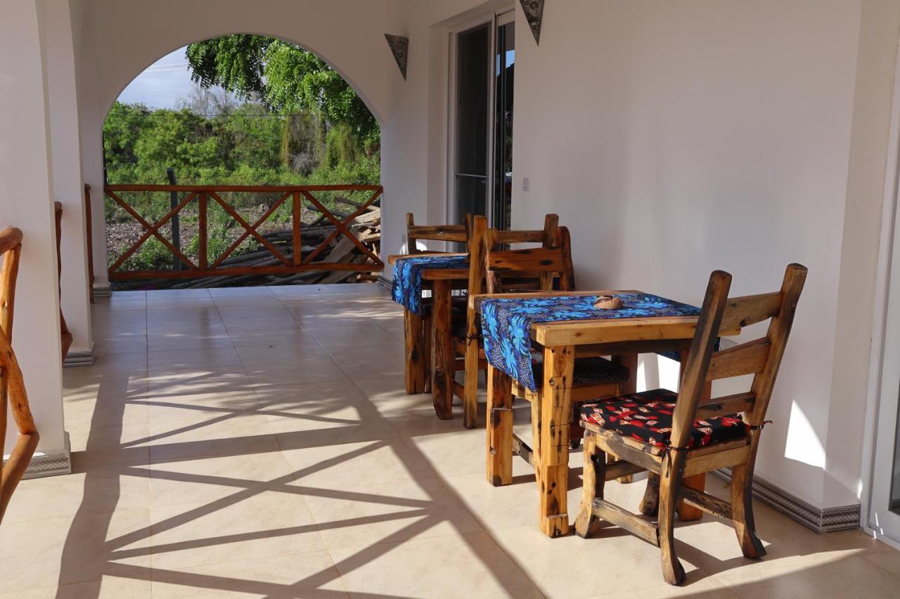 Holiday Time Bungalows Zanzibar マテムウェ エクステリア 写真