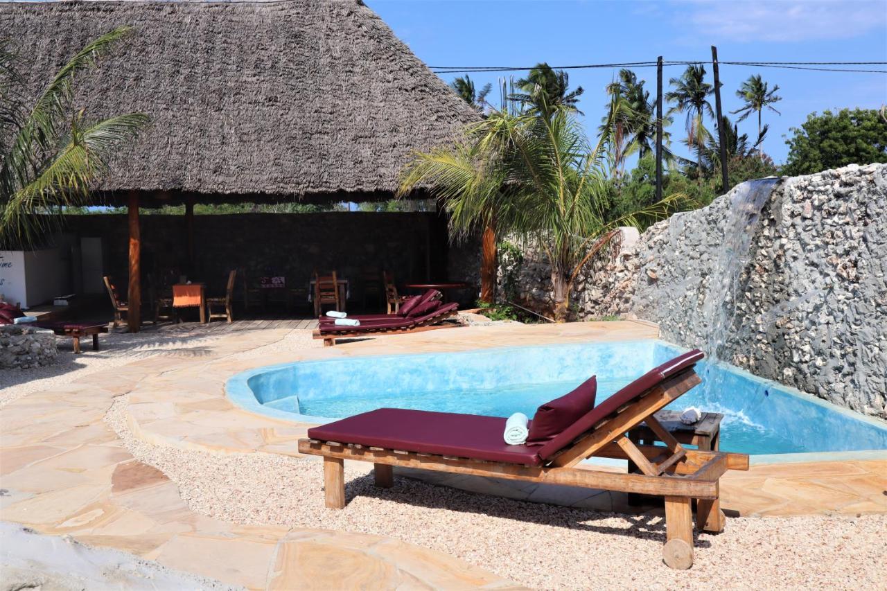 Holiday Time Bungalows Zanzibar マテムウェ エクステリア 写真
