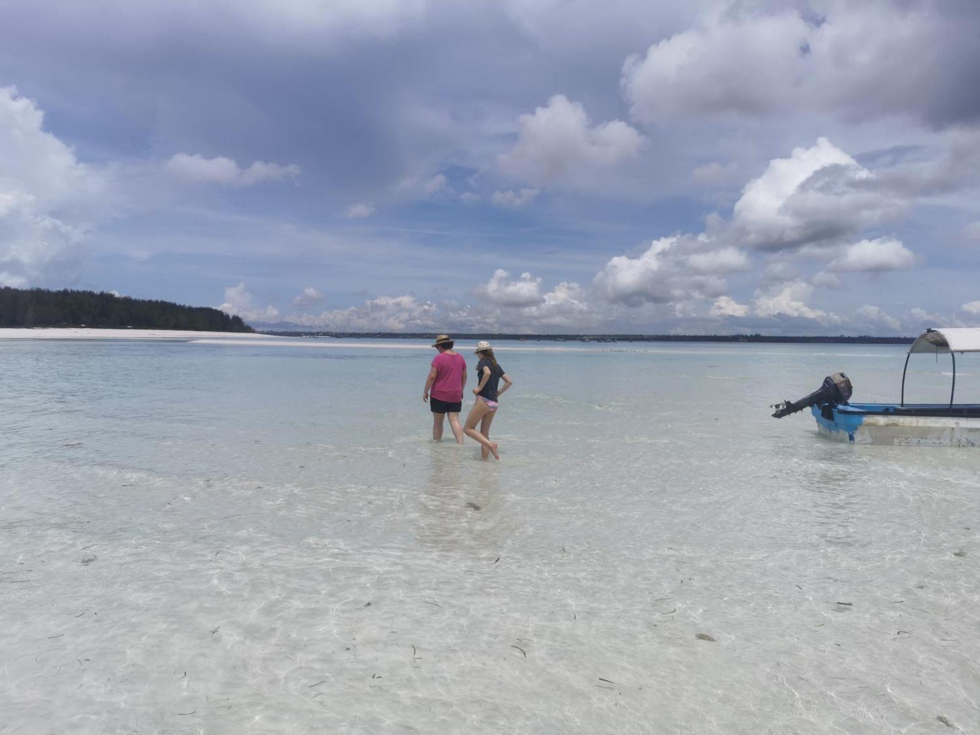 Holiday Time Bungalows Zanzibar マテムウェ エクステリア 写真