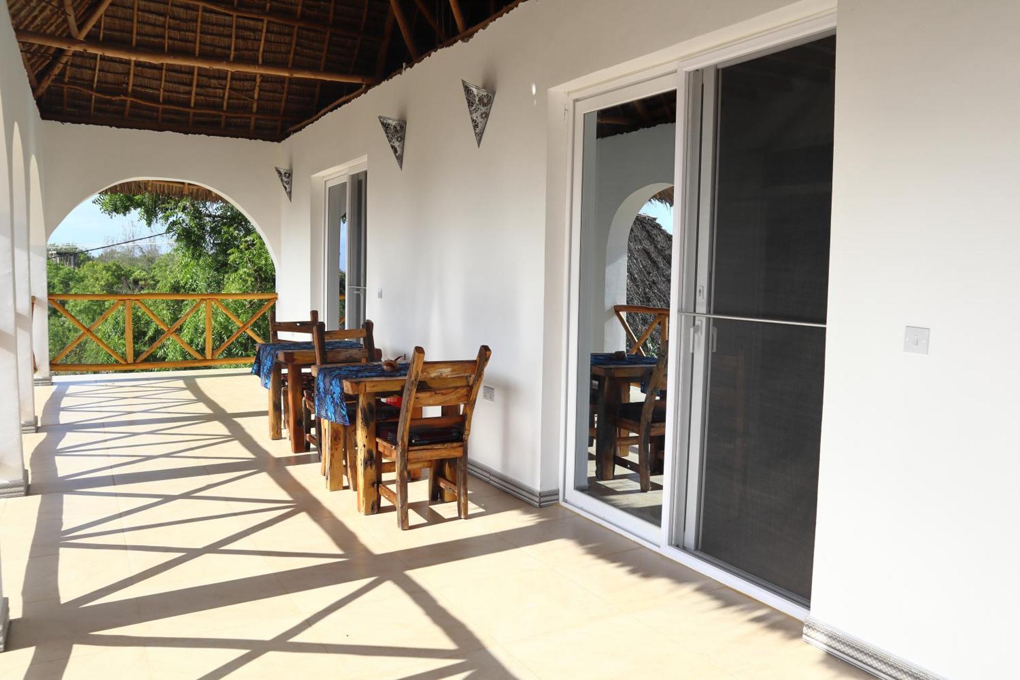 Holiday Time Bungalows Zanzibar マテムウェ エクステリア 写真