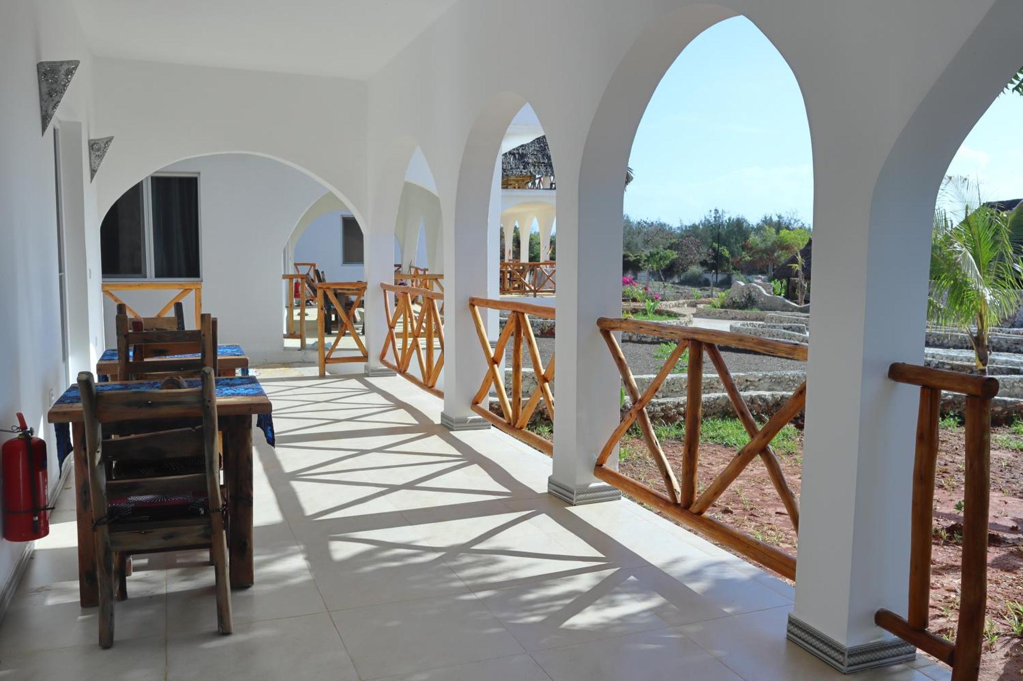 Holiday Time Bungalows Zanzibar マテムウェ エクステリア 写真