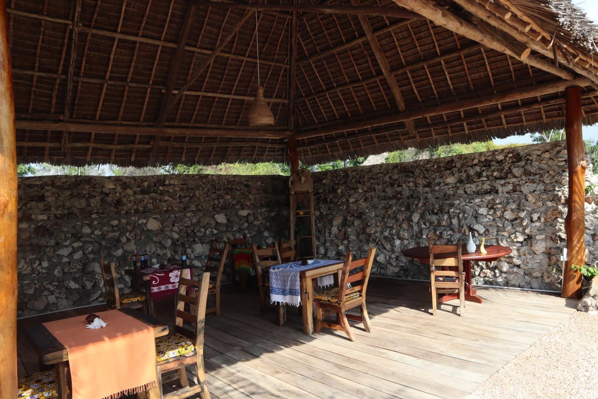 Holiday Time Bungalows Zanzibar マテムウェ エクステリア 写真