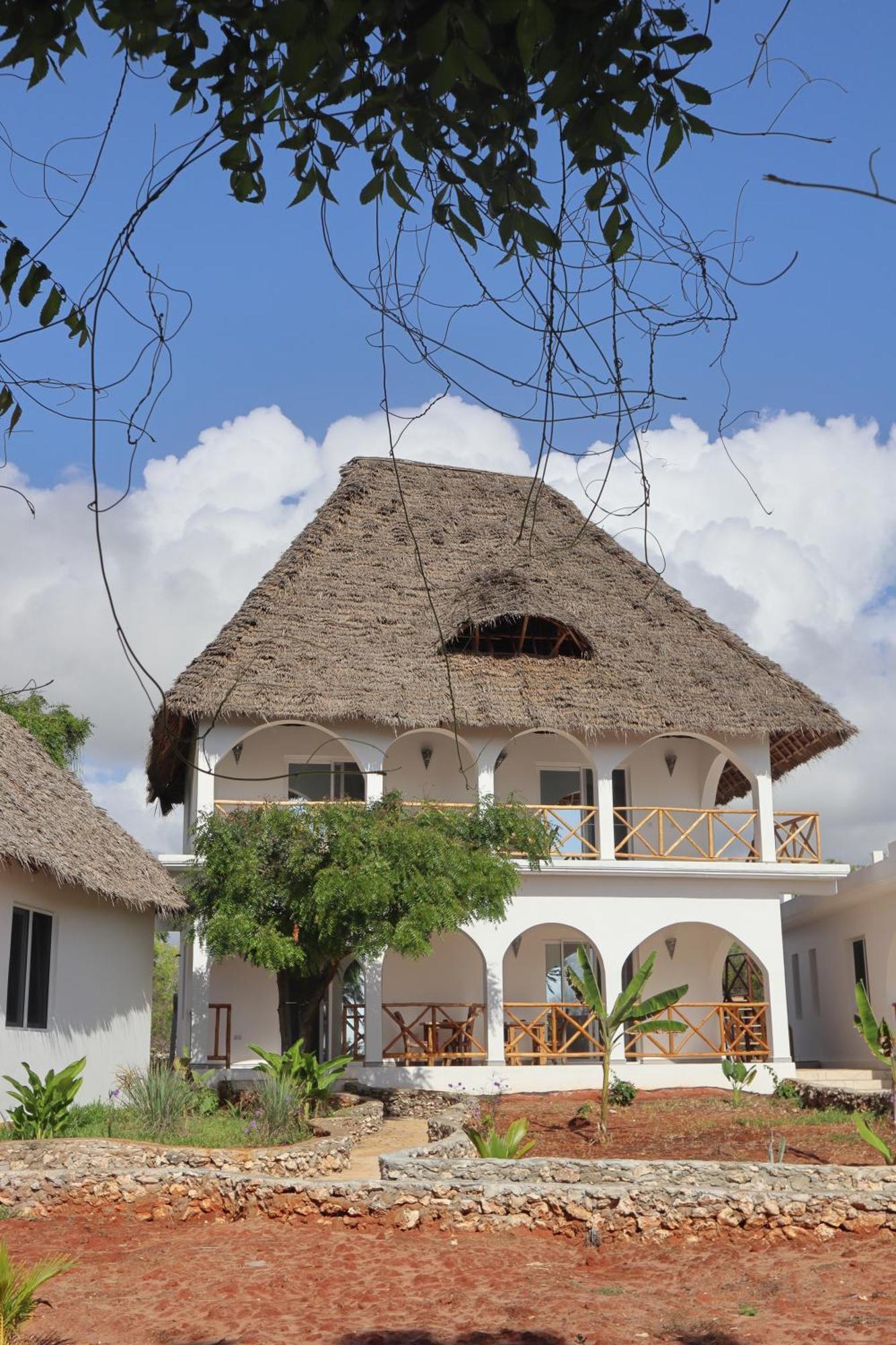 Holiday Time Bungalows Zanzibar マテムウェ エクステリア 写真